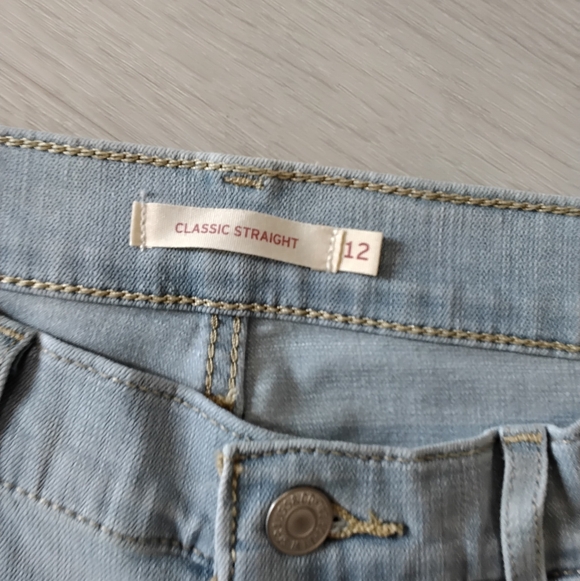 Women's Levi Classic Straight Jeans - Picture 4 of 6